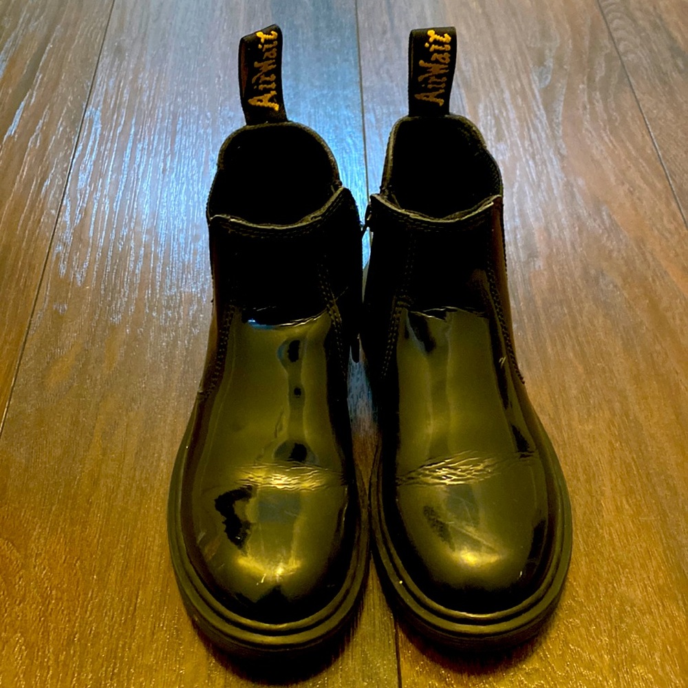 Dr. Martens Chelsea Boot Girls sizeUS 1 Black Patent Leather